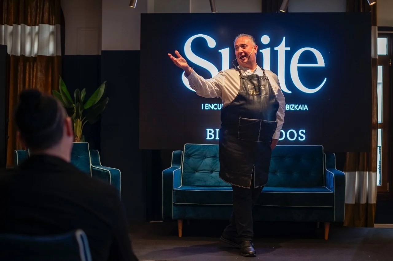 Patxi Troitiño, bartender de 'Akelarre', durante su ponencia en Suite.
